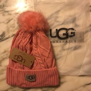 ❤️ Cable knit UGG beanie w/fleece lining ❤️